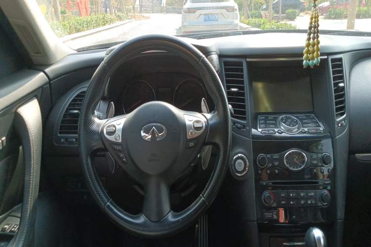 Used Infiniti FX 2010 FX35 Ultimate Edition Steering Wheel