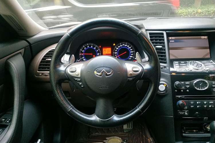 Used Infiniti FX 2010 FX35 Ultimate Edition Steering Wheel