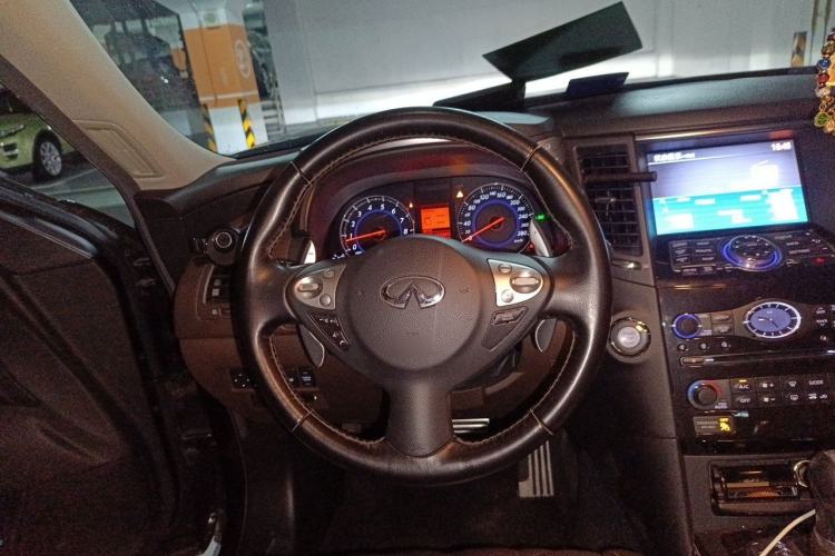 Used Infiniti FX 2010 FX35 Ultimate Edition Steering Wheel