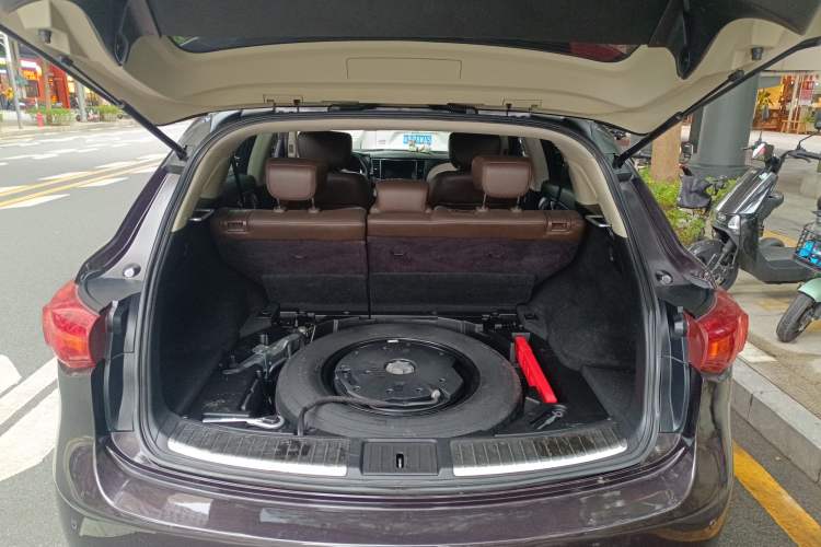 Used Infiniti FX 2010 FX35 Standard Edition Trunk