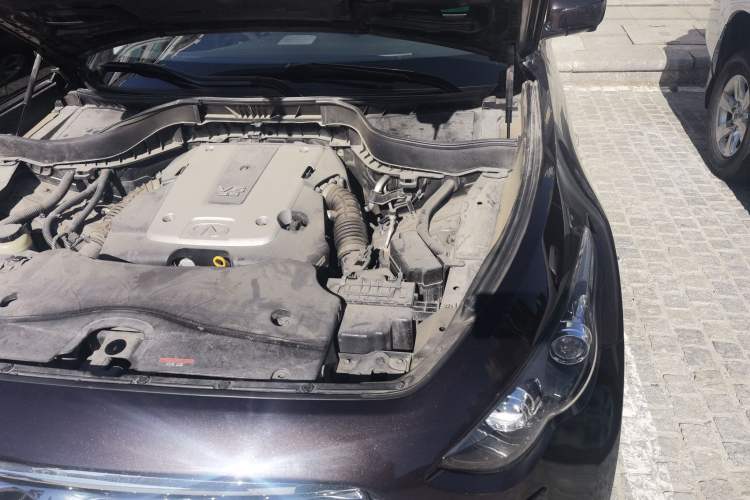 Used Infiniti FX 2010 FX35 Standard Edition Engine Bay Left