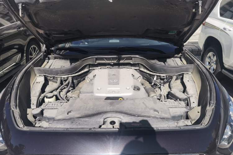 Used Infiniti FX 2010 FX35 Standard Edition Engine Bay