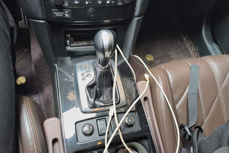 Used Infiniti FX 2010 FX35 Ultimate Edition Gear Lever