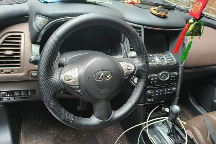 Used Infiniti FX 2010 FX35 Ultimate Edition Steering Wheel