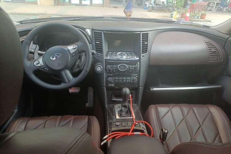 Used Infiniti FX 2010 FX35 Standard Edition Center Console