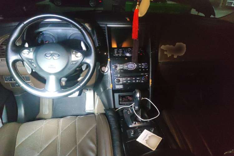 Used Infiniti FX 2010 FX35 Ultimate Edition Center Console
