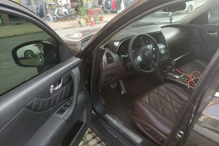 Used Infiniti FX 2010 FX35 Standard Edition Driver Seat
