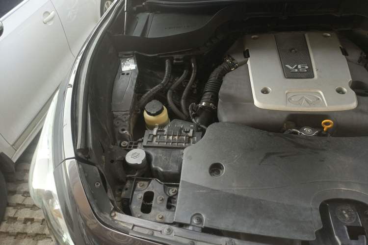 Used Infiniti FX 2010 FX35 Standard Edition Engine Bay Right