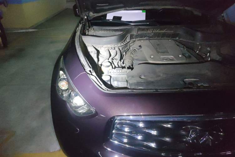 Used Infiniti FX 2010 FX35 Ultimate Edition Engine Bay Right