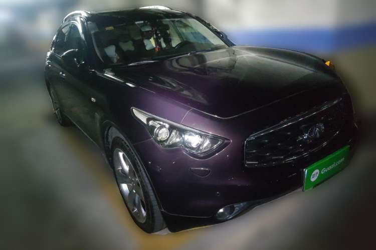Used Infiniti FX 2010 FX35 Ultimate Edition Front Right 45 Deg