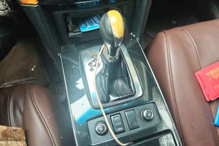 Used Infiniti FX 2010 FX35 Ultimate Edition Gear Lever