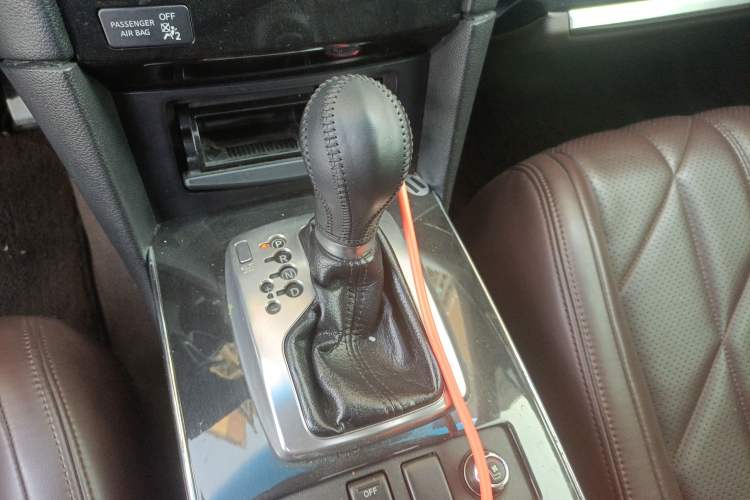 Used Infiniti FX 2010 FX35 Standard Edition Gear Lever