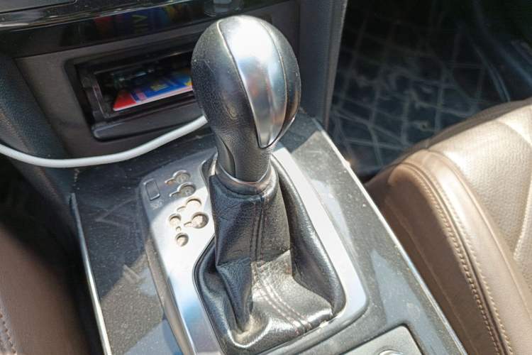 Used Infiniti FX 2010 FX35 Ultimate Edition Gear Lever