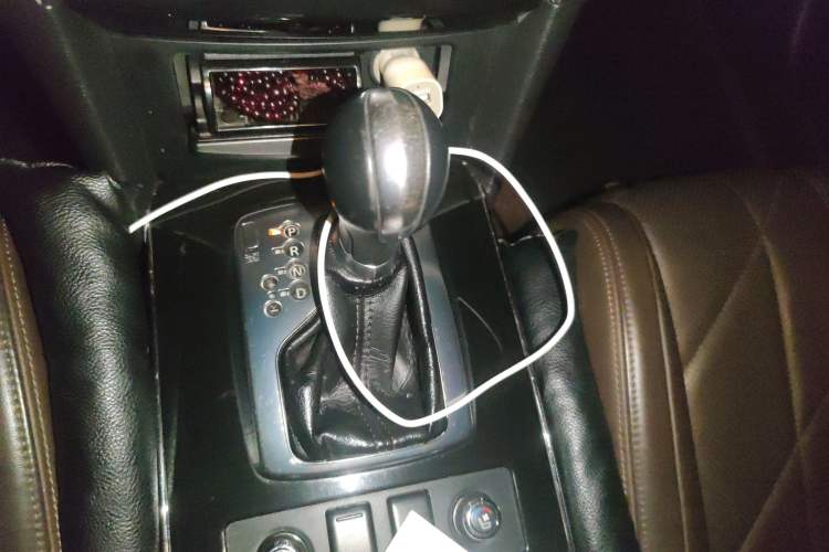 Used Infiniti FX 2010 FX35 Ultimate Edition Gear Lever