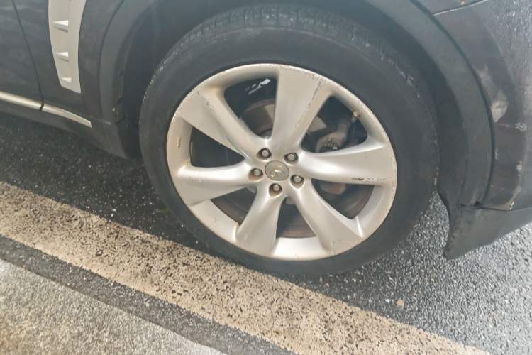 Used Infiniti FX 2010 FX35 Ultimate Edition Right Front Wheel Hub