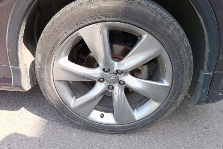 Used Infiniti FX 2010 FX35 Ultimate Edition Right Front Wheel Hub