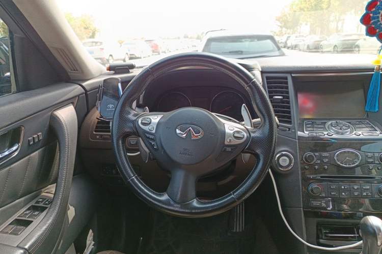 Used Infiniti FX 2010 FX35 Ultimate Edition Steering Wheel