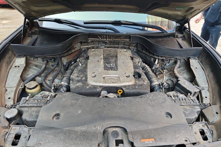 Used Infiniti FX 2010 FX35 Standard Edition Engine Bay