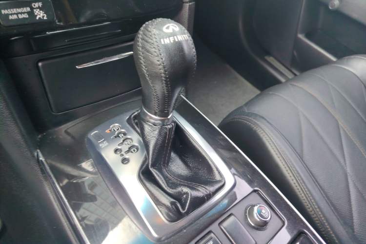 Used Infiniti FX 2010 FX35 Standard Edition Gear Lever