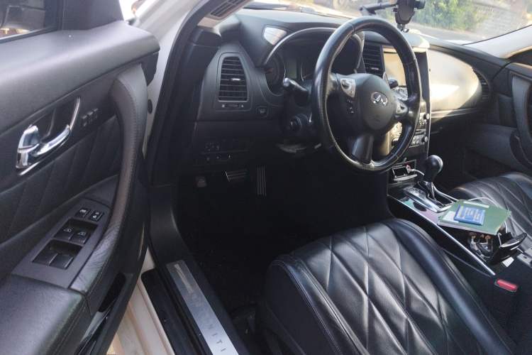 Used Infiniti FX 2010 FX35 Ultimate Edition Driver Seat
