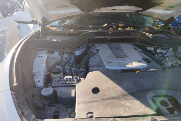 Used Infiniti FX 2010 FX35 Ultimate Edition Engine Bay Right