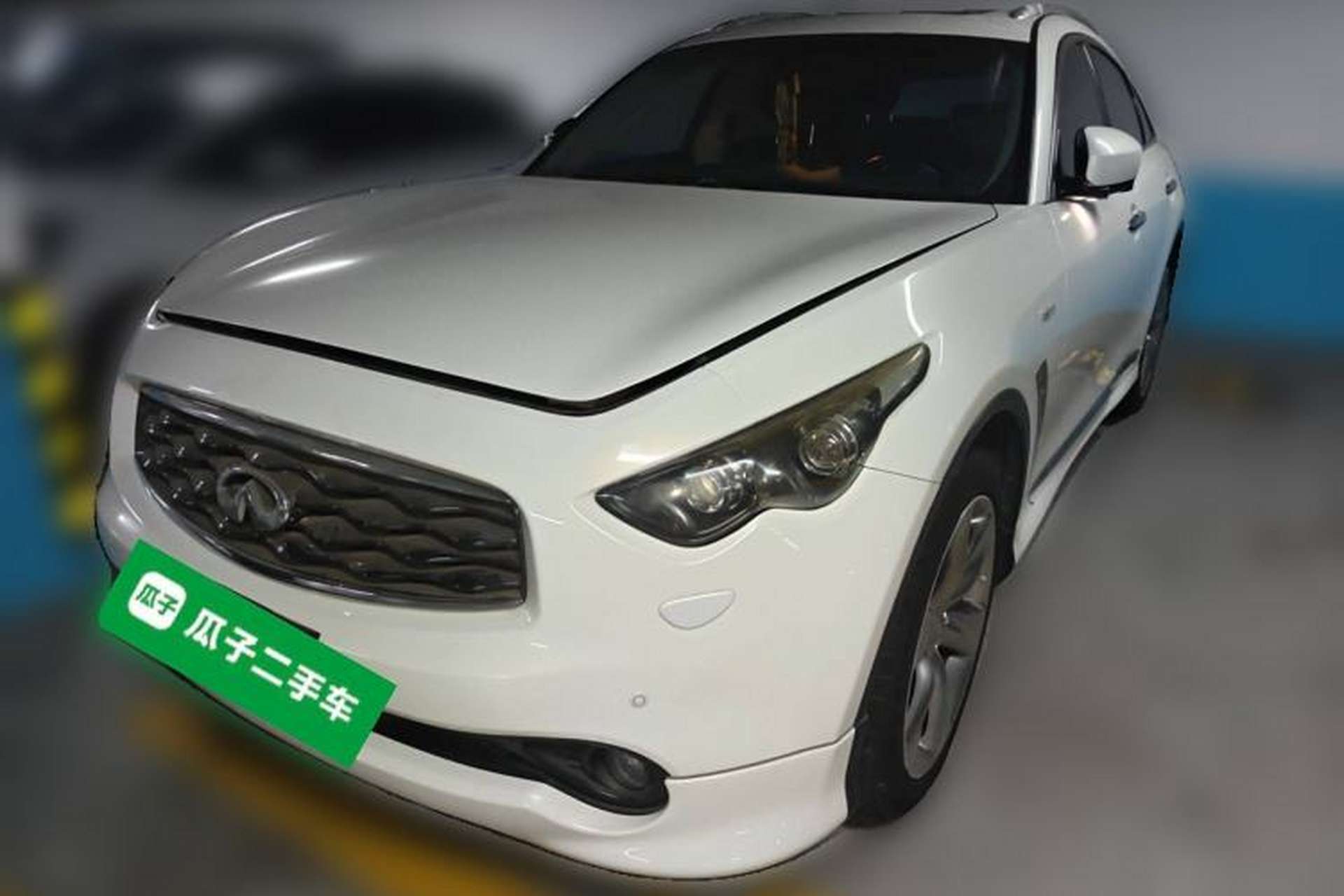 Used Infiniti FX 2010 FX35 Ultimate Edition Front Left 45 Deg