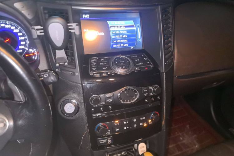 Used Infiniti FX 2011 FX35 Supreme Edition Audio And AC Panel