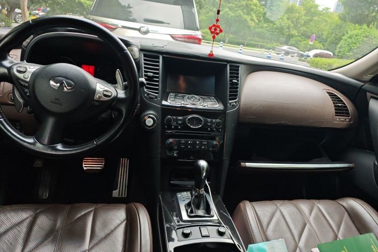 Used Infiniti FX 2011 FX35 Supreme Edition Center Console