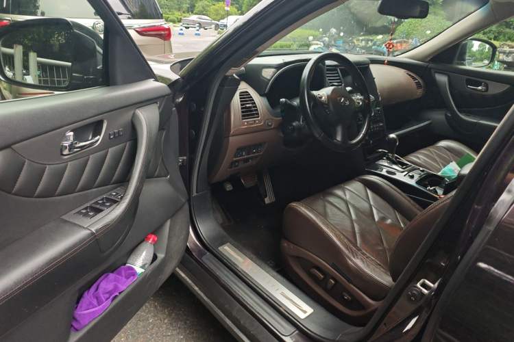 Used Infiniti FX 2011 FX35 Supreme Edition Driver Seat