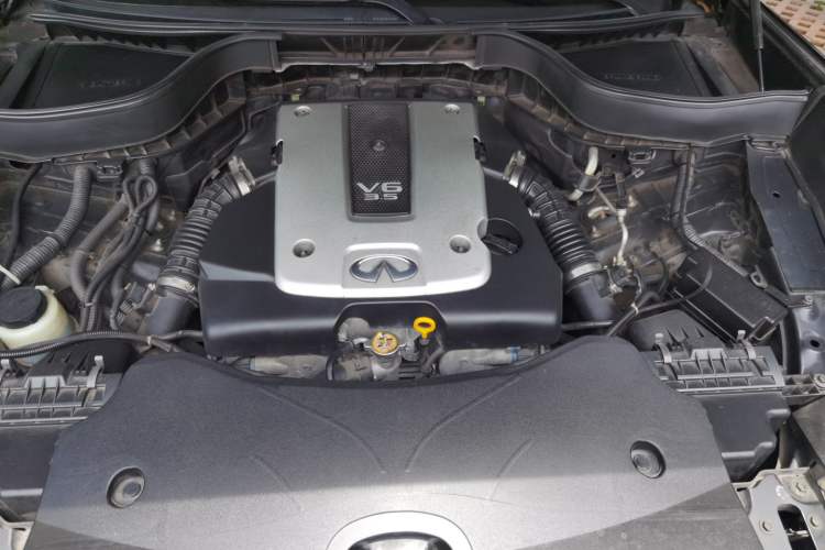 Used Infiniti FX 2011 FX35 Standard Edition Engine Bay