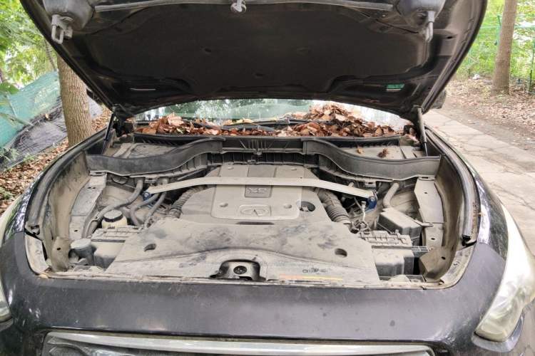 Used Infiniti FX 2011 FX35 Standard Edition Engine Bay