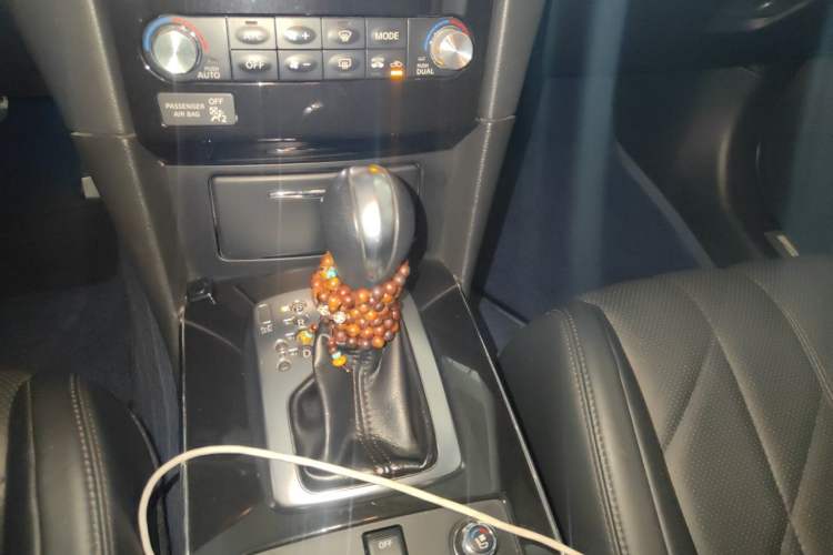 Used Infiniti FX 2011 FX35 Standard Edition Gear Lever