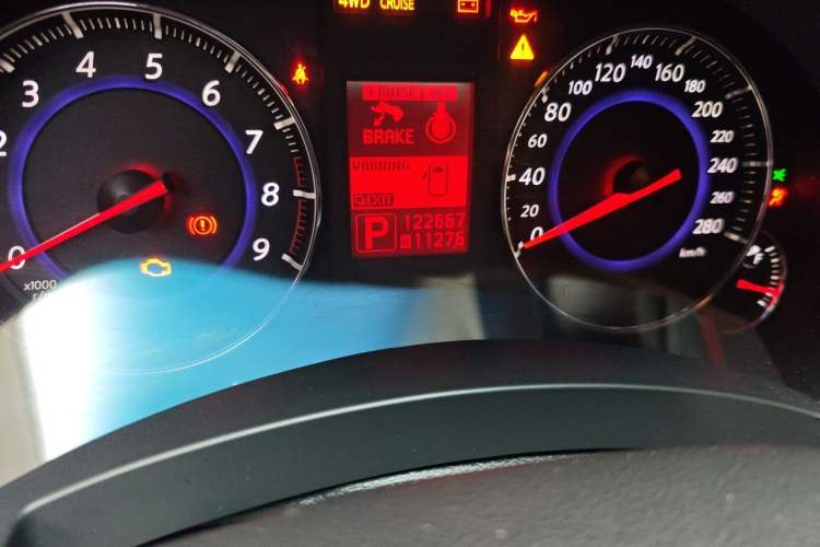 Used Infiniti FX 2011 FX35 Supreme Edition Odometer Close Up