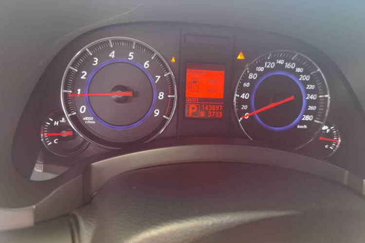 Used Infiniti FX 2011 FX35 Standard Edition Odometer Close Up
