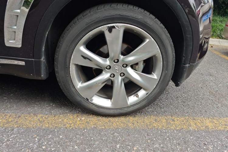 Used Infiniti FX 2011 FX35 Supreme Edition Right Front Wheel Hub
