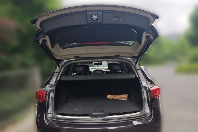 Used Infiniti FX 2011 FX35 Supreme Edition Trunk
