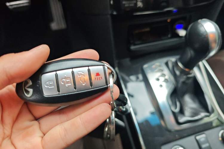 Used Infiniti FX 2011 FX35 Supreme Edition Vehicle Key