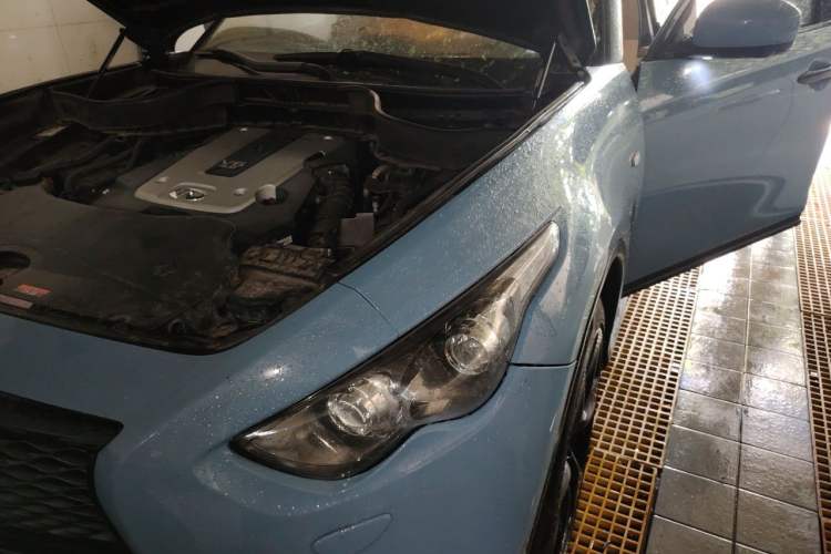 Used Infiniti FX 2011 FX35 Jinshang Overdrive Edition Engine Bay Left