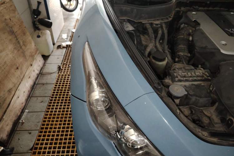 Used Infiniti FX 2011 FX35 Jinshang Overdrive Edition Engine Bay Right