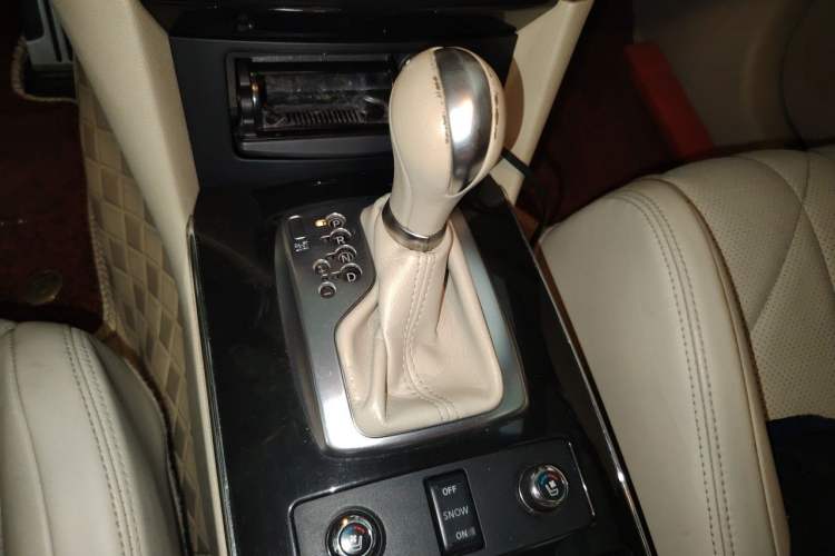 Used Infiniti FX 2011 FX35 Jinshang Overdrive Edition Gear Lever