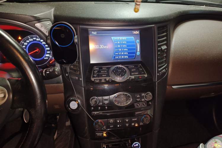 Used Infiniti FX 2011 FX35 Supreme Edition Audio And AC Panel