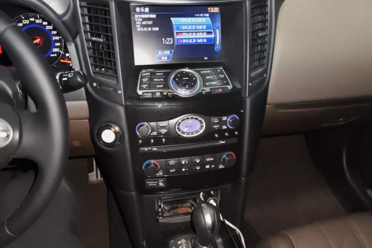 Used Infiniti FX 2011 FX35 Supreme Edition Audio And AC Panel