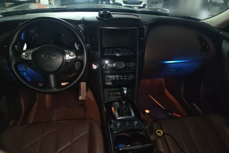 Used Infiniti FX 2011 FX35 Standard Edition Center Console