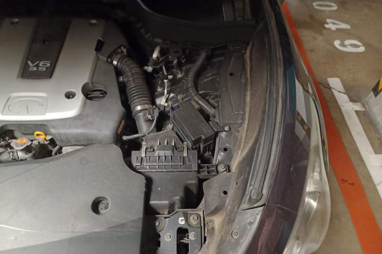 Used Infiniti FX 2011 FX35 Supreme Edition Engine Bay Left