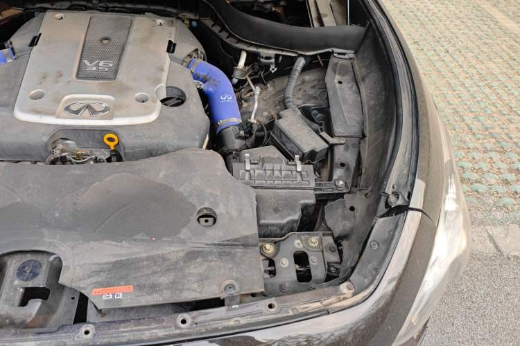 Used Infiniti FX 2011 FX35 Supreme Edition Engine Bay Left