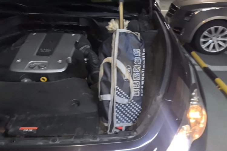Used Infiniti FX 2011 FX35 Jinshang Overdrive Edition Engine Bay Left