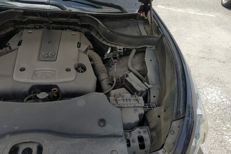 Used Infiniti FX 2011 FX35 Standard Edition Engine Bay Left