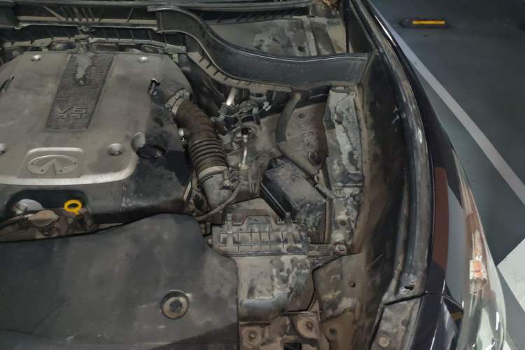 Used Infiniti FX 2011 FX35 Standard Edition Engine Bay Left