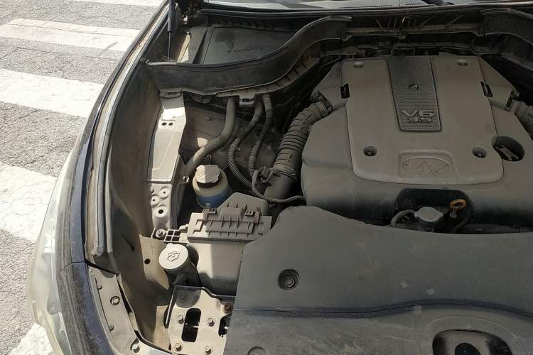 Used Infiniti FX 2011 FX35 Standard Edition Engine Bay Right