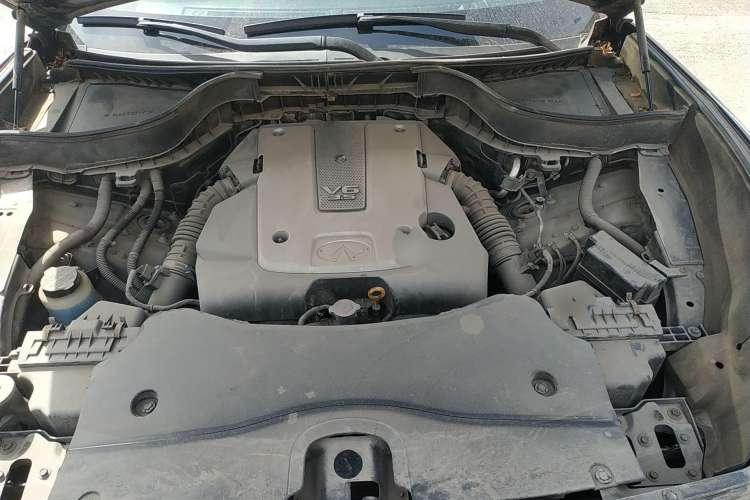 Used Infiniti FX 2011 FX35 Standard Edition Engine Bay
